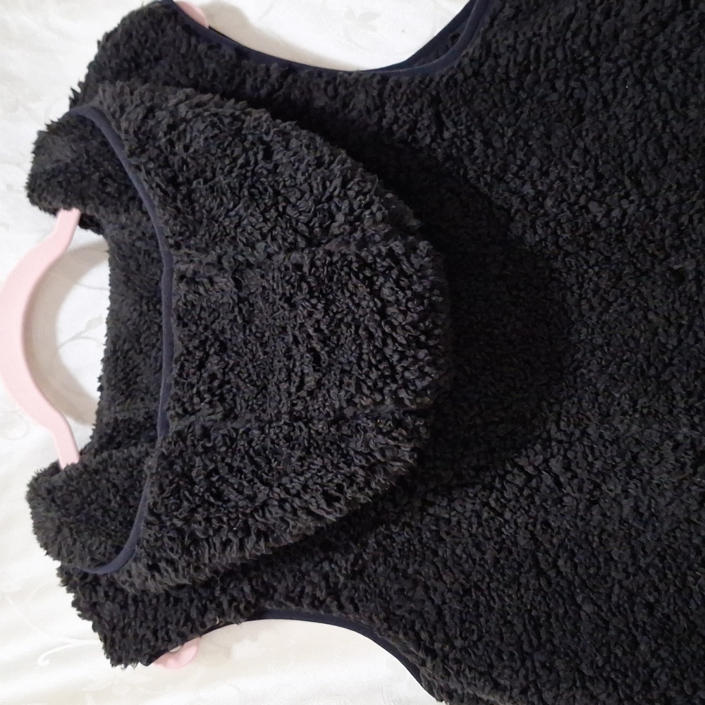 Weatherproof Hooded Black Sherpa Vest - Picture 7 of 8